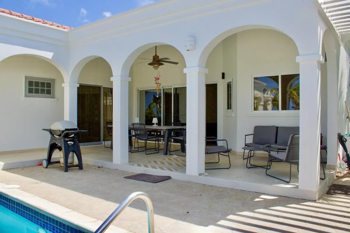 וילה הוילה קרלנדיק Crown Ridge 12 Oceanfront, Pool, Near Dive Sites